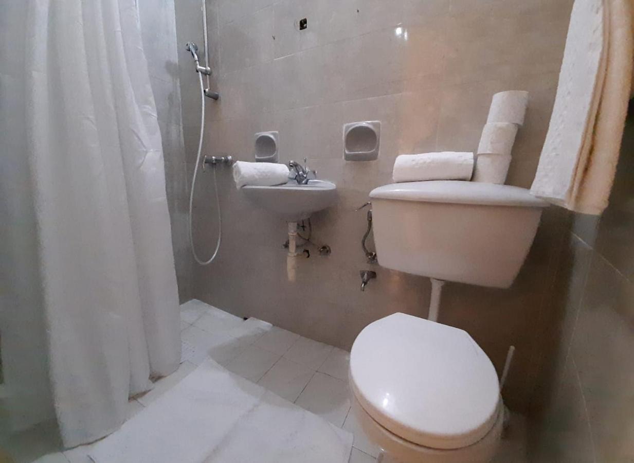 Coral Apartment Сейнт Полс Бей Екстериор снимка